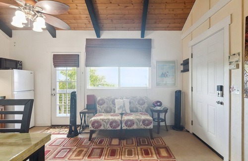 Kalaoa House | Charming Pu'ukala Sunset - Near Hiking and Golf by RedAwning