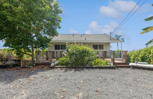 Kalaoa House | Charming Pu'ukala Sunset - Near Hiking and Golf by RedAwning