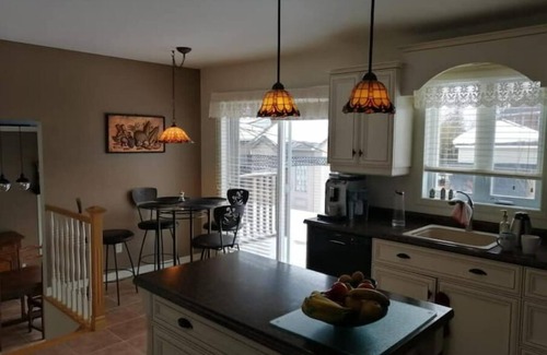 Sainte-Julie Villa | Charming Quality House 10 mins from ski, Private Pool Summer