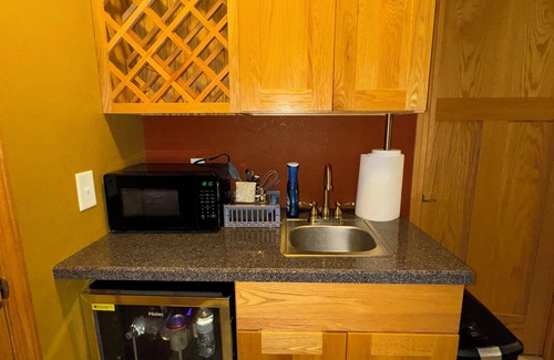 Woodbury House | Charming & Quiet 1-bedroom house in wonderful Woodbury