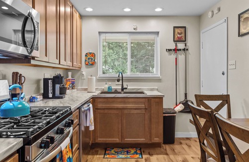 St. Ann House | Charming quiet 2-bedroom duplex