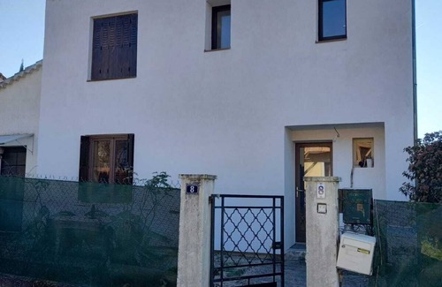 Crest House | Charming, quiet, ecologically renovated town house with small garden