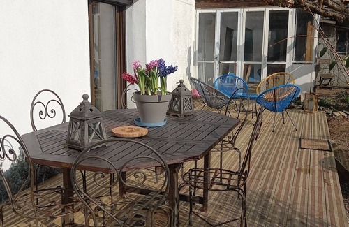Crest House | Charming, quiet, ecologically renovated town house with small garden