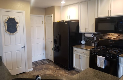Enterprise House | Charming, quiet home. Near hike trails, strip 15 min. Affordable monthly stays!