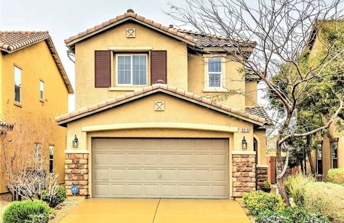 Enterprise House | Charming, quiet home. Near hike trails, strip 15 min. Affordable monthly stays!