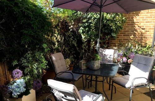 Wandsworth House | Charming quiet house with garden and parking