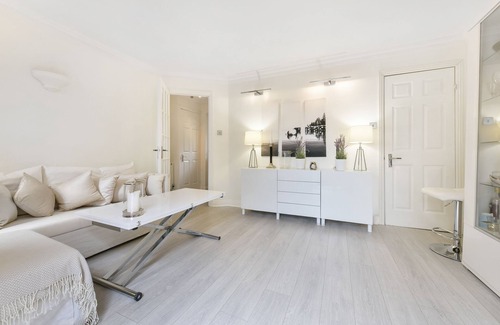 Wandsworth House | Charming quiet house with garden and parking