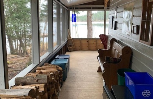 West Nipissing Cabin | Charming, quiet & rustic cabin on the French River with enclosed porch and deck