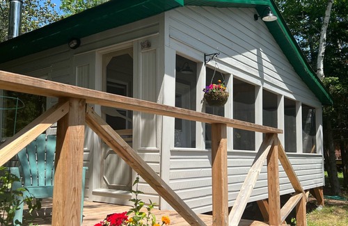 West Nipissing Cabin | Charming, quiet & rustic cabin on the French River with enclosed porch and deck