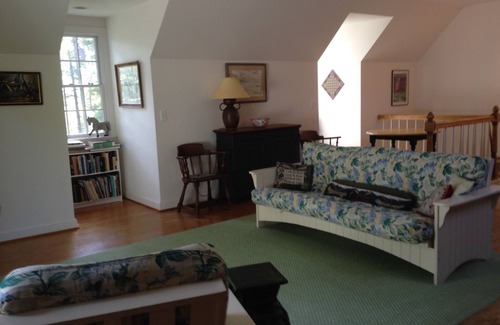 Ware House | Charming Quiet Retreat on North River in Historic Gloucester, Virginia