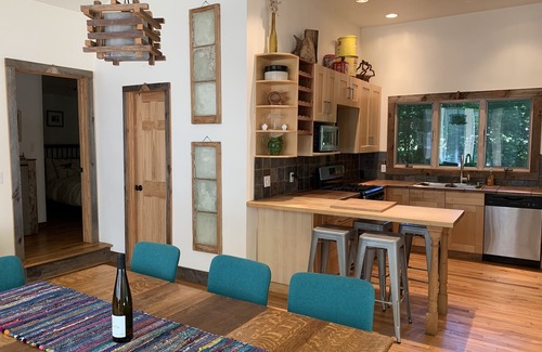 Livingston Manor House | Charming, Quiet Country House that is Open to the Outdoors