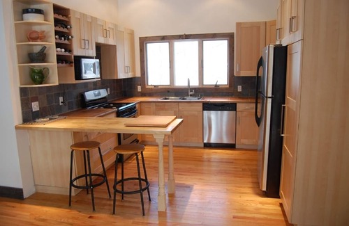 Livingston Manor House | Charming, Quiet Country House that is Open to the Outdoors