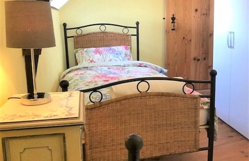 Chateauneuf-du-Faou Cottage | Charming Rural Cottage just 100m from the Nantes - Brest Canal
