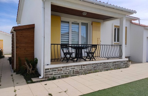 Saint-Hilaire-de-Riez House | Charming Renovated House with Garden, WiFi, 1200m from Beach