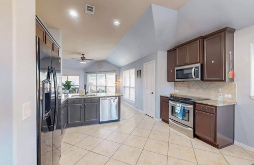 North Richland Hills House | Charming Retreat with Modern Comforts