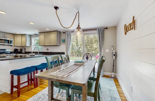 Yarmouth Port House | Charming ranch with granite kitchen, AC, deck, firepit, & private yard