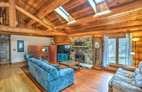 Rapid City House | Charming Rapid City Cabin 15 Mi to Mt Rushmore!