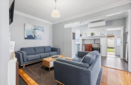 Redan Cottage | Charming Redan Cottage – Close to Ballarat’s Heart
