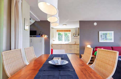 Haren House | Charming reed roof Lakehouse, with surrounded garden, trampoline and watersports option