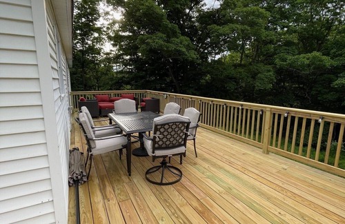 Bayville House | Charming Remodeled Home with Deck overlooking Land Trust - Dog Friendly!