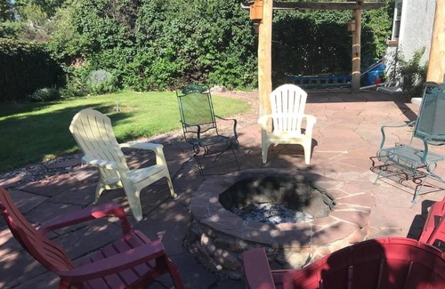 Central Colorado Springs House | Charming remodeled golf course area home
