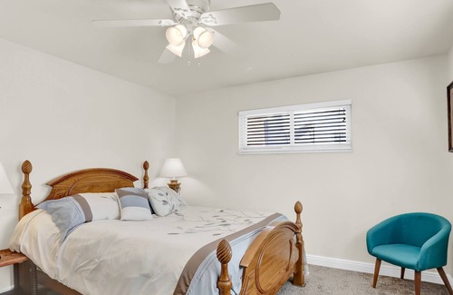 Highlands House | Charming Remodeled 3 Bedroom Home with Huge Yard Close to Parks and Shopping