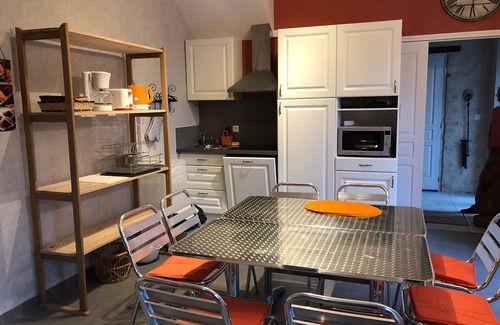 Coulans-sur-Gee Cottage | Charming Renovated Barn with Garden, 3 Ensuite Bedrooms, Near Le Mans