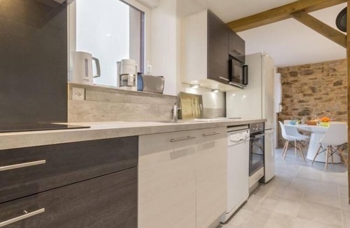 Nort-sur-Erdre Cottage | Charming Renovated Barn with Private Pond near Nantes