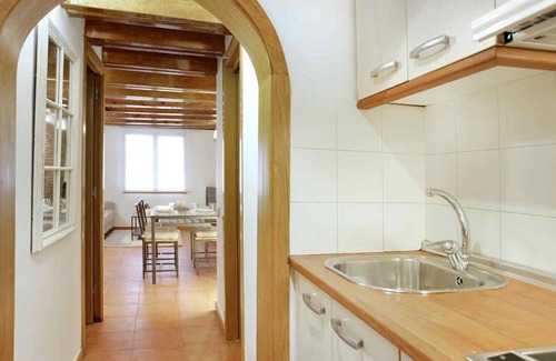 El Raval Apartment | Charming Renovated 2BR Apartment for 5 with Modern Amenities in Central Barcelona