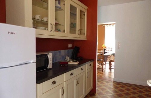 Molinet Cottage | Charming Renovated Cottage with Terrace, Modern Amenities, and Close to Major Attractions