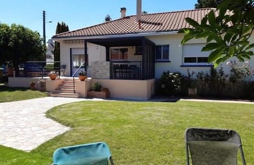 Machecoul Cottage | Charming Renovated Family Home, Close to Sea with Garden, Ping-Pong, and Fireplace