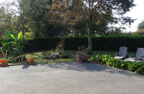 Aizenay Cottage | Charming Renovated Farmhouse with Garden, WiFi, and Close to Trails