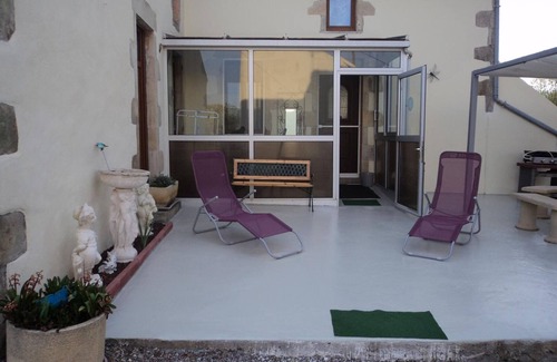 Bransat Cottage | Charming Renovated House with Spa, Terrace, and Children's Playground in Bransat