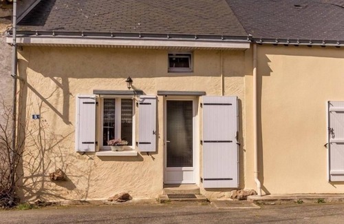 Blain Cottage | Charming Renovated House Near Nantes Canal, Fireplace, Terrace, WiFi, Garden
