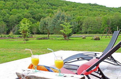 Vernusse Cottage | Charming Renovated Mill with Heated Pool, Spa, Gym, and Games in Scenic 15ha Estate
