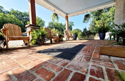 Danielsville House | Charming, Renovated Historic Country Store; close to Athens and the Broad River