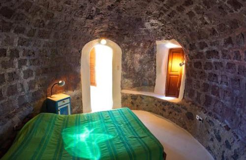 Episkopi Gonias House | Charming Restored 300yr-0ld Guest House