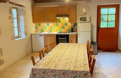 Valencisse Cottage | Charming Restored Farmhouse: Spacious, Family-Friendly, Near Loire Castles, All-Inclusive Amenities