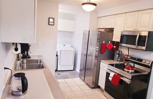 Dearborn Heights House | Charming Retreat, 30 min to Det & AA, Bonfire Pit