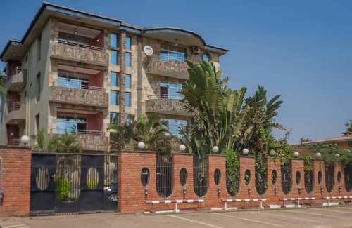 Lubumbashi House | Charming Retreat and Free Breakfast