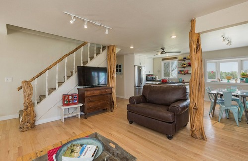 Durango - Purgatory House | Charming retreat close to downtown, hiking, lakes, 3 acre and private