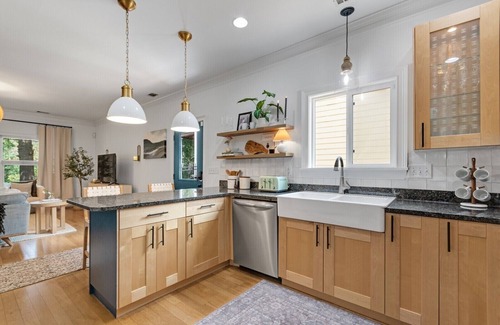 Athens House | Charming Retreat, Convenient to Downtown, Campus & Stadium