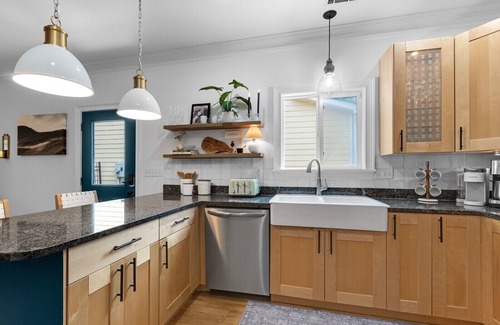 Athens House | Charming Retreat, Convenient to Downtown, Campus & Stadium