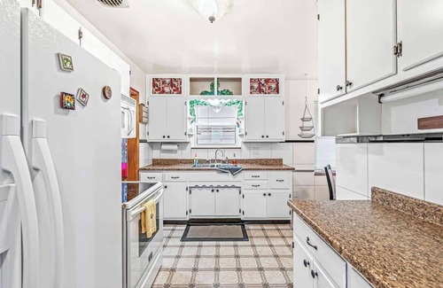 Indianapolis House | Charming Retreat in Indy!