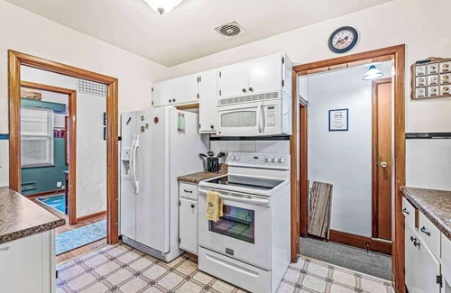 Indianapolis House | Charming Retreat in Indy!