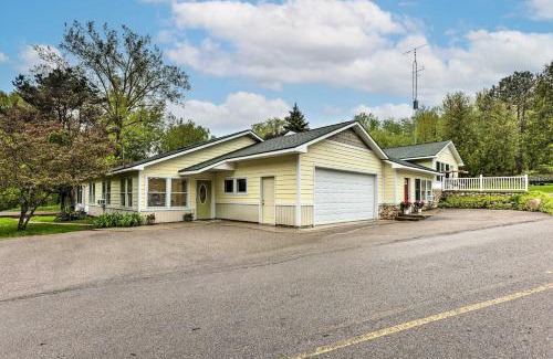 Frankfort Apartment | Charming Retreat Near Downtown Frankfort and Beaches