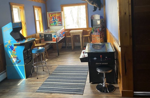 Whitefield House | Charming retreat nestled between the mountains and the lake.