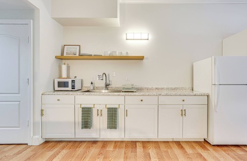 Lake Las Vegas Apartment | Charming Retreat on Lake Las Vegas w/Pool Access!