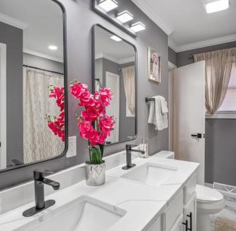 Chesterfield Court House House | Charming Retreat with Pool Table in Chesterfield!