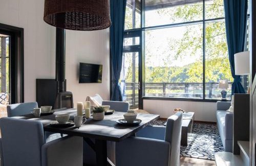 Maubray House | Charming Retreat with Pool